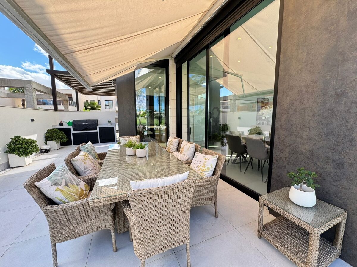 Villa with 3 bedrooms, 122m² in Pilar de la Horadada, Spain [ID: 0150-LS-2810]