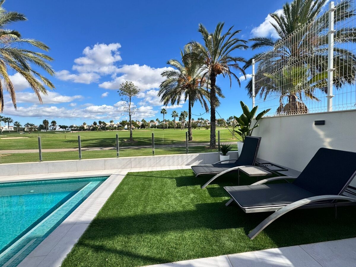 Villa with 3 bedrooms, 122m² in Pilar de la Horadada, Spain [ID: 0150-LS-2810]