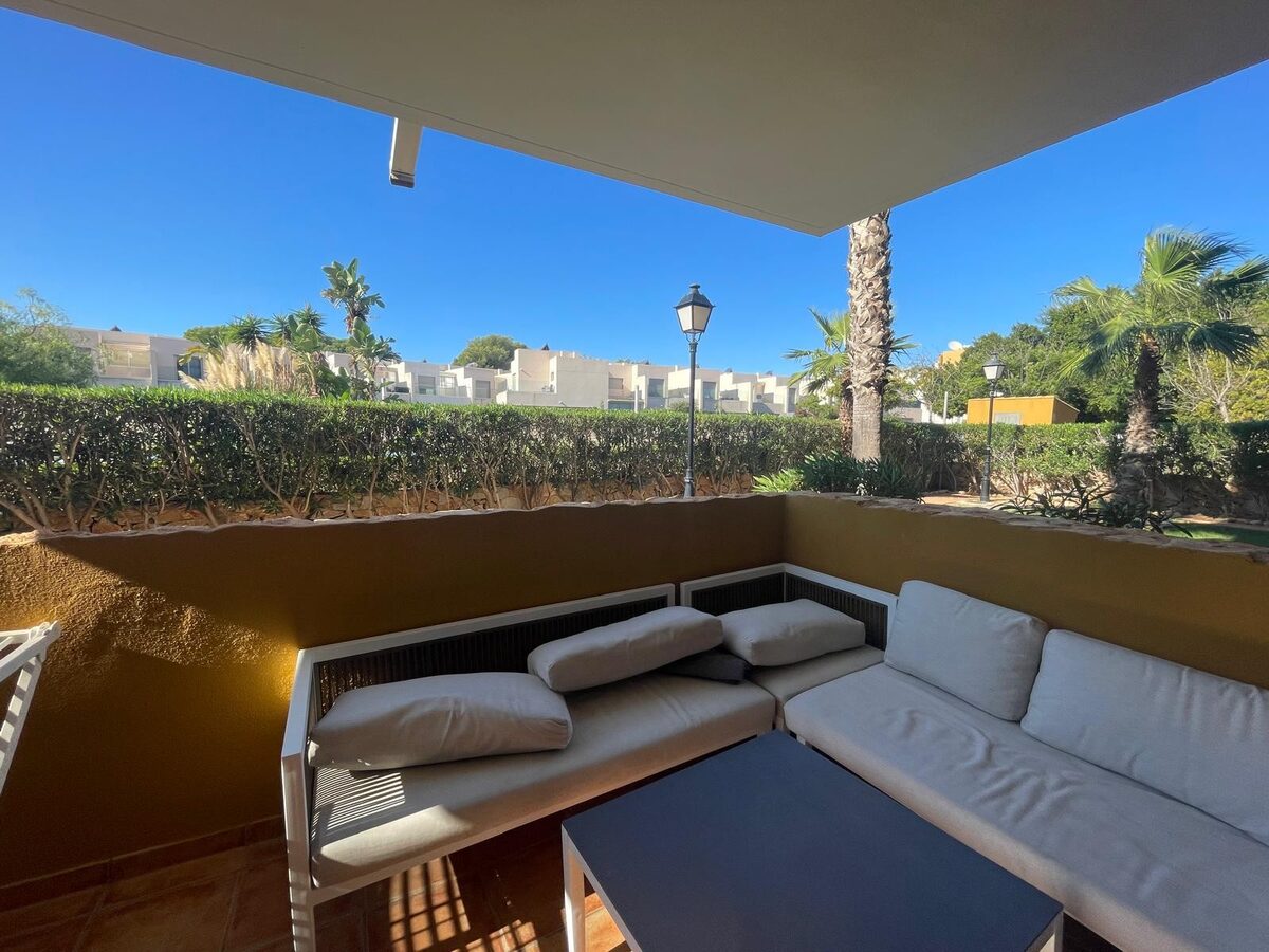 Apartment with 2 bedrooms, 96m² in Punta Prima, Spain [ID: 0150-LS-1801]