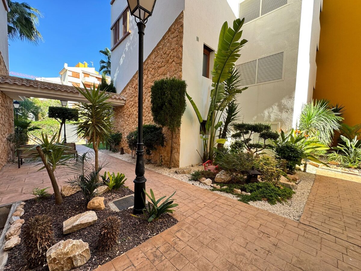 Apartment with 2 bedrooms, 96m² in Punta Prima, Spain [ID: 0150-LS-1801]