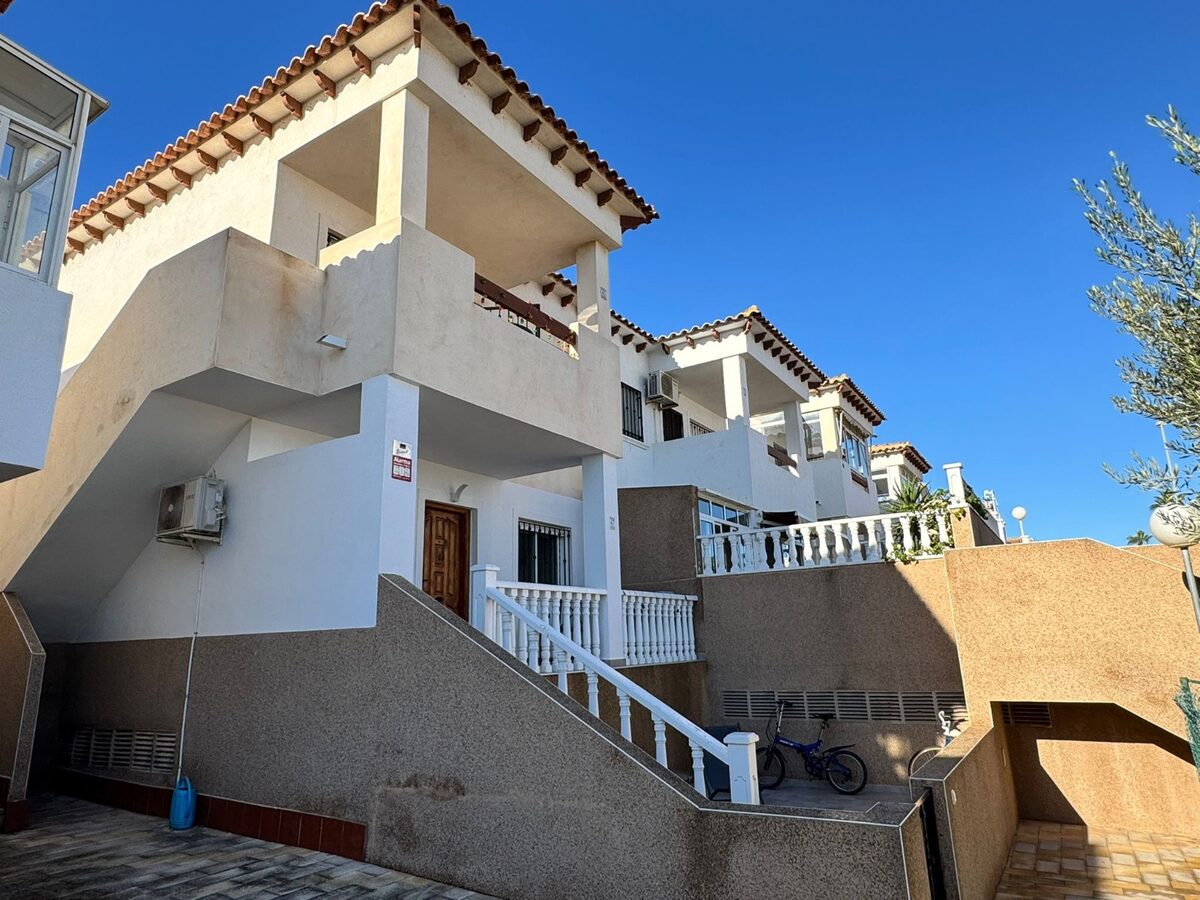 Apartment with 2 bedrooms, 63m² in Punta Prima, Spain [ID: 0150-LS-1911]