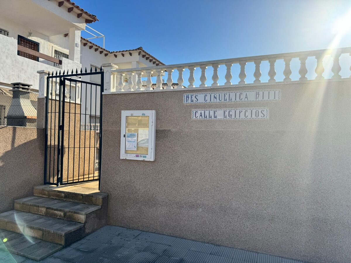 Apartment with 2 bedrooms, 63m² in Punta Prima, Spain [ID: 0150-LS-1911]