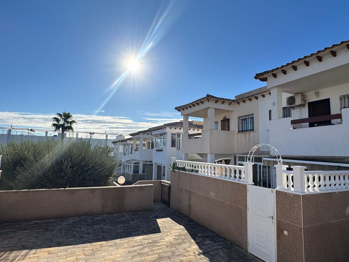 Apartment with 2 bedrooms, 63m² in Punta Prima, Spain [ID: 0150-LS-1911]