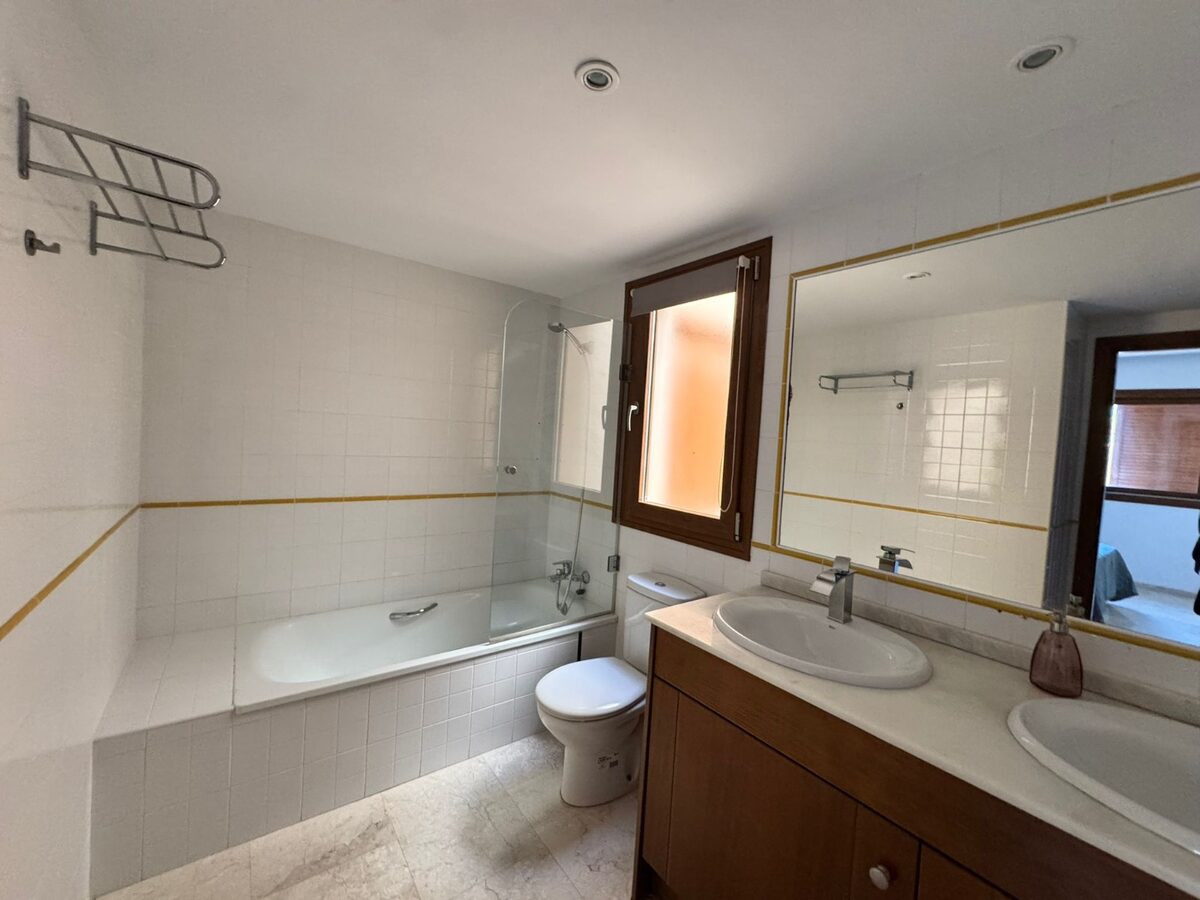 Apartment with 2 bedrooms, 106m² in Punta Prima, Spain [ID: 0150-LS-2111]