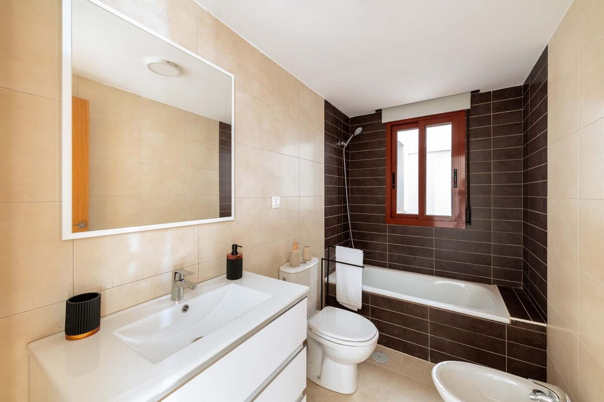 Apartment with 2 bedrooms, 52m² in Aviles, Spain [ID: 0137-N9369]