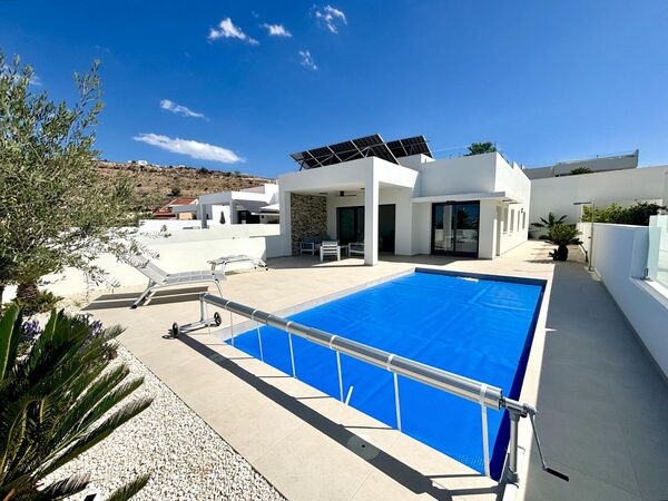 Вилла в Рохалес, Испания, 120м²