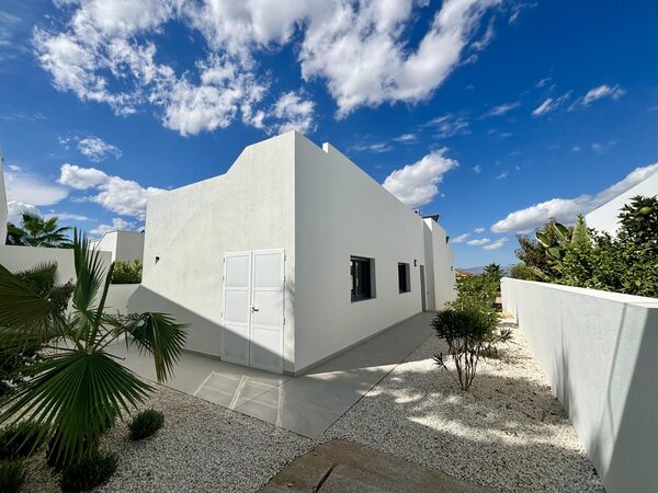 Вилла в Рохалес, Испания, 120м² - изображение 4