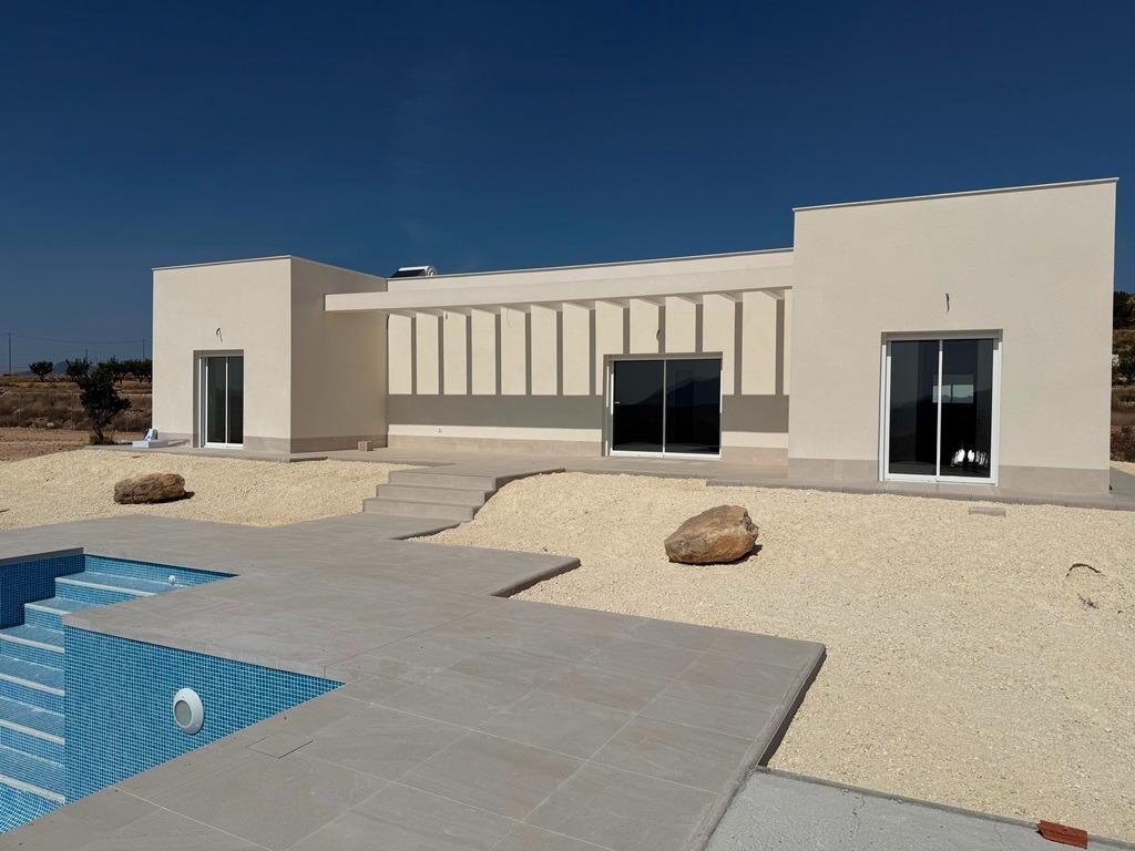 Villa with 3 bedrooms, 120m² in Pinoso, Spain [ID: 0137-N9374]