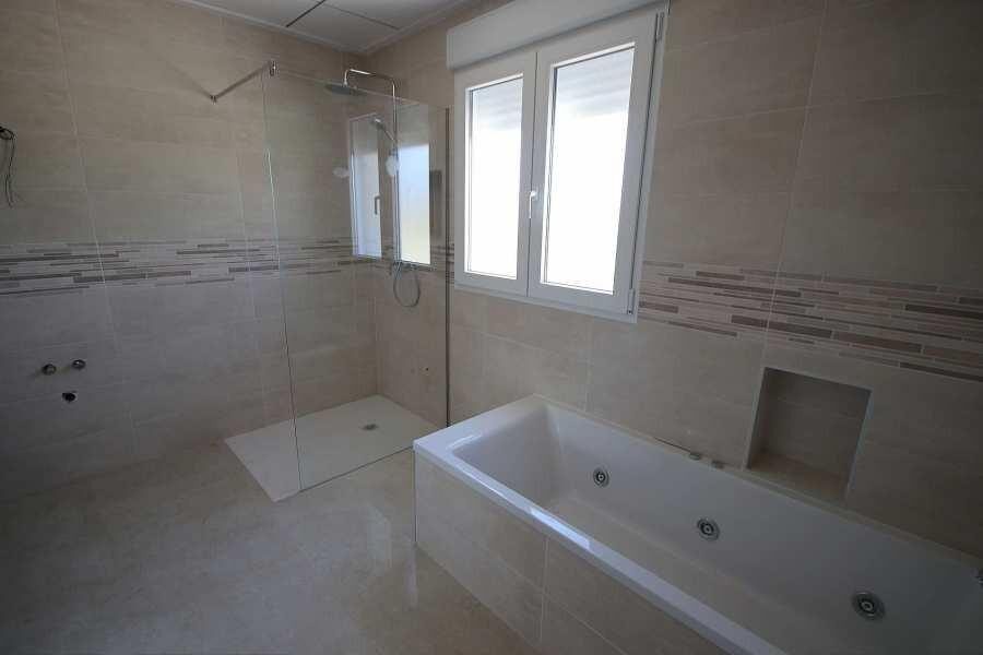 Вилла с 4 спальнями, 220м² в Пиносо, Испания [ID: 0137-N9375]