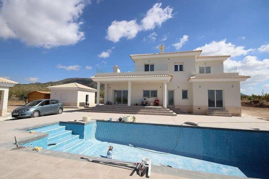 Вилла с 4 спальнями, 220м² в Пиносо, Испания [ID: 0137-N9375]