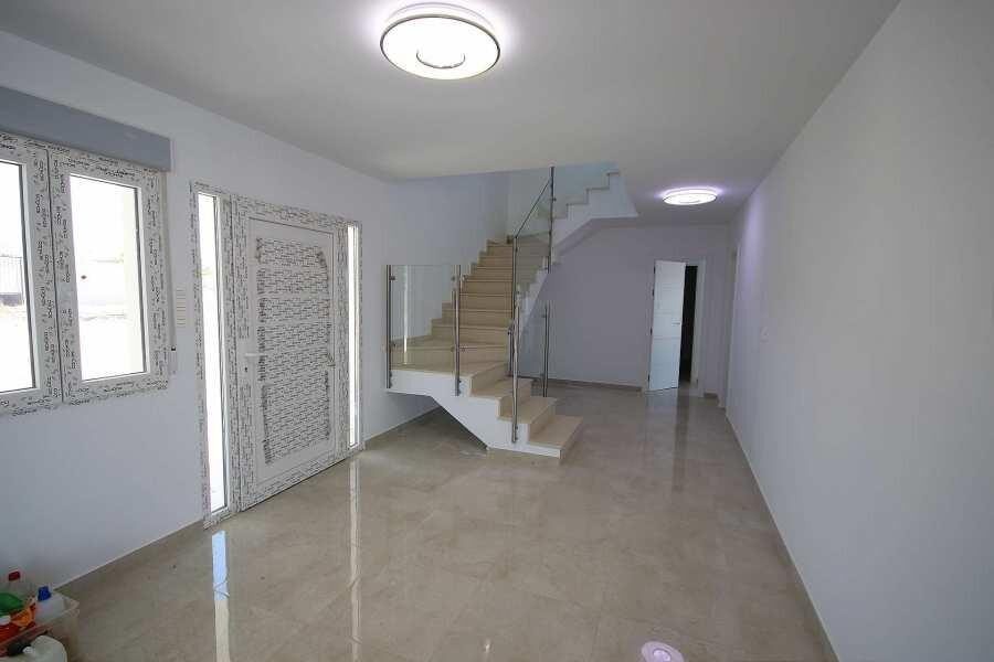 Вилла с 4 спальнями, 220м² в Пиносо, Испания [ID: 0137-N9375]
