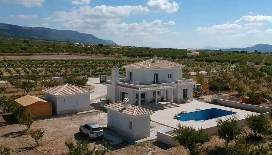 Вилла с 4 спальнями, 220м² в Пиносо, Испания [ID: 0137-N9375]