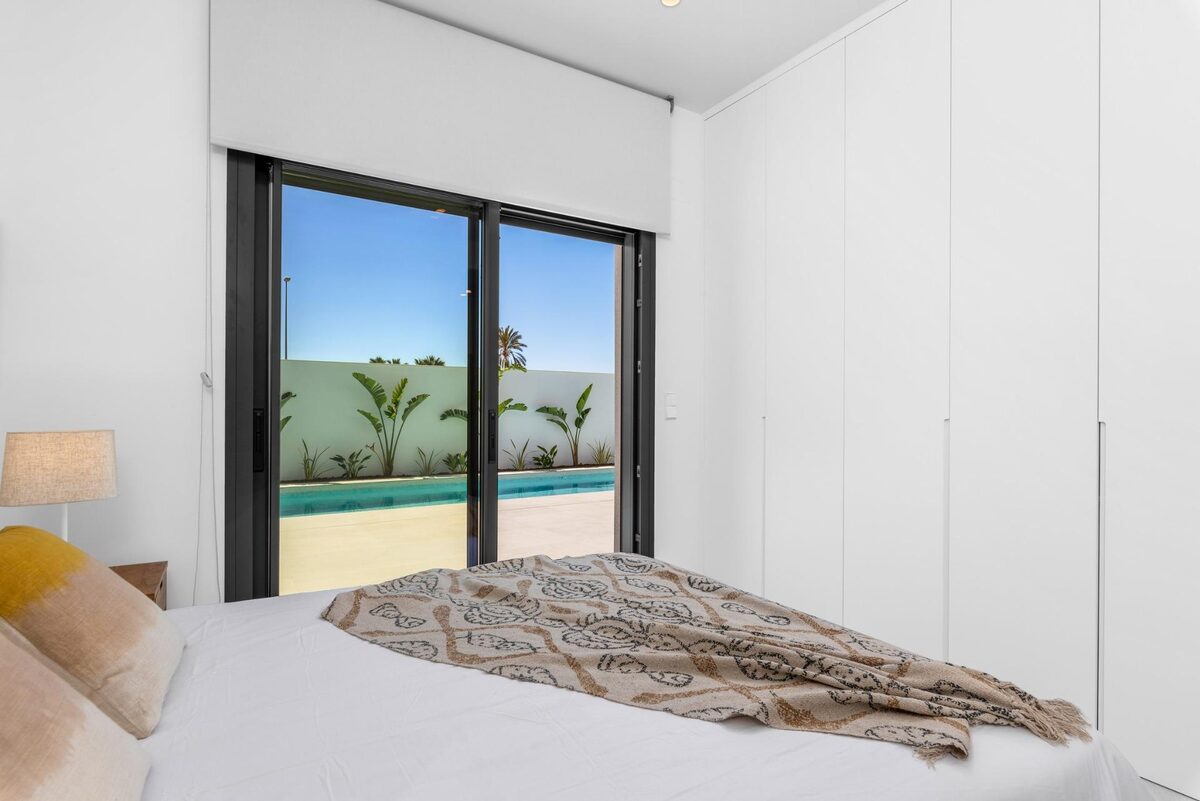 Villa with 3 bedrooms, 130m² in Los Alcazares, Spain [ID: 0137-N9451]