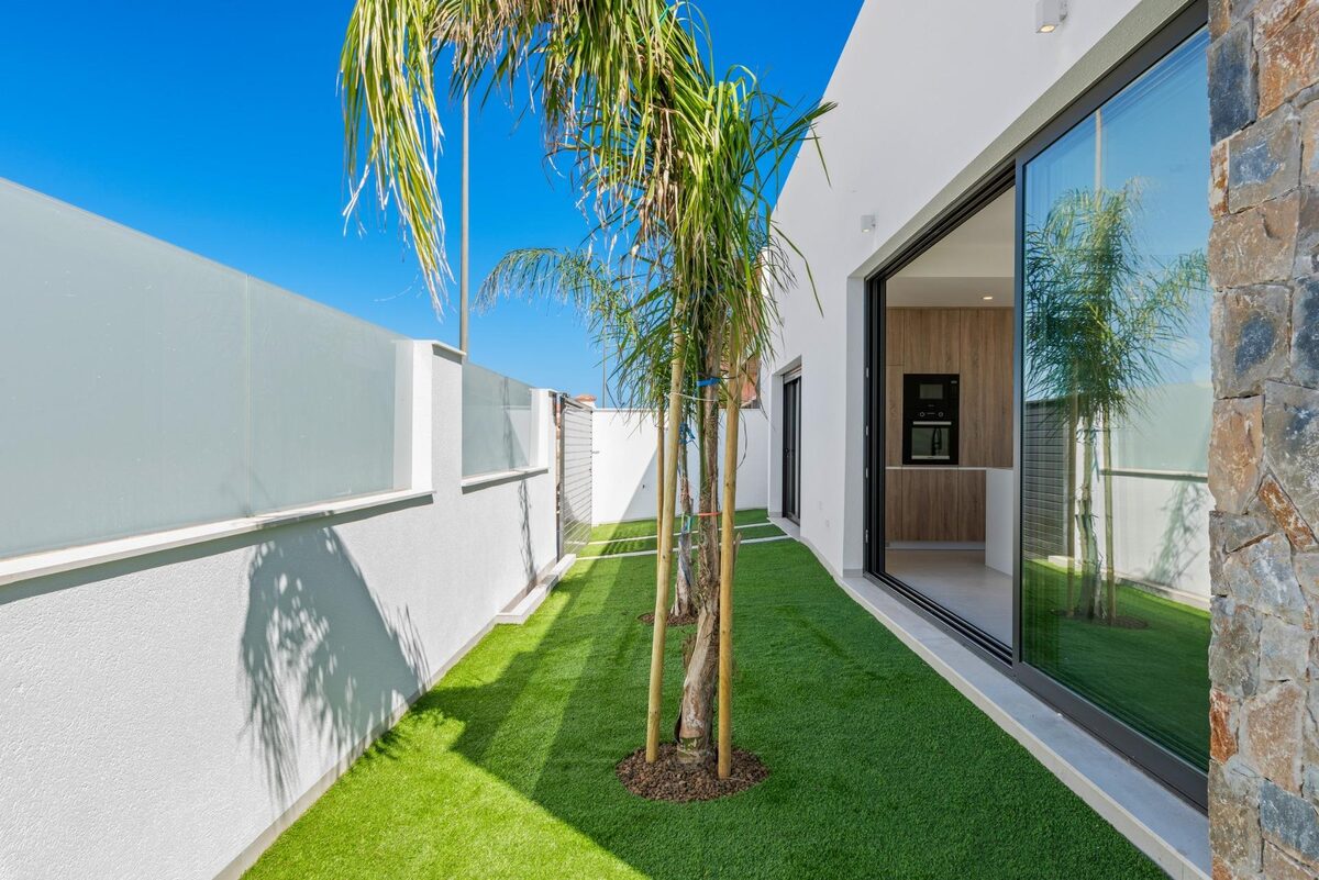 Villa with 3 bedrooms, 130m² in Los Alcazares, Spain [ID: 0137-N9451]