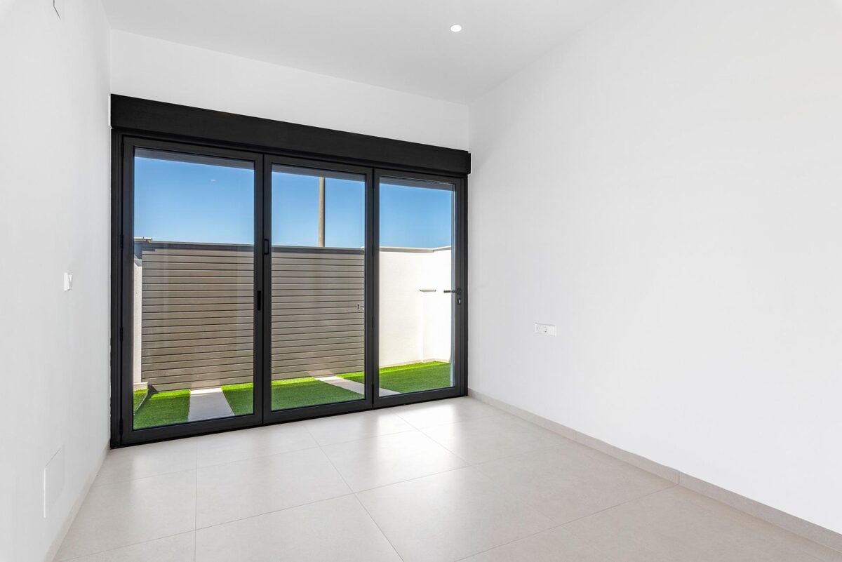 Villa with 3 bedrooms, 130m² in Los Alcazares, Spain [ID: 0137-N9451]