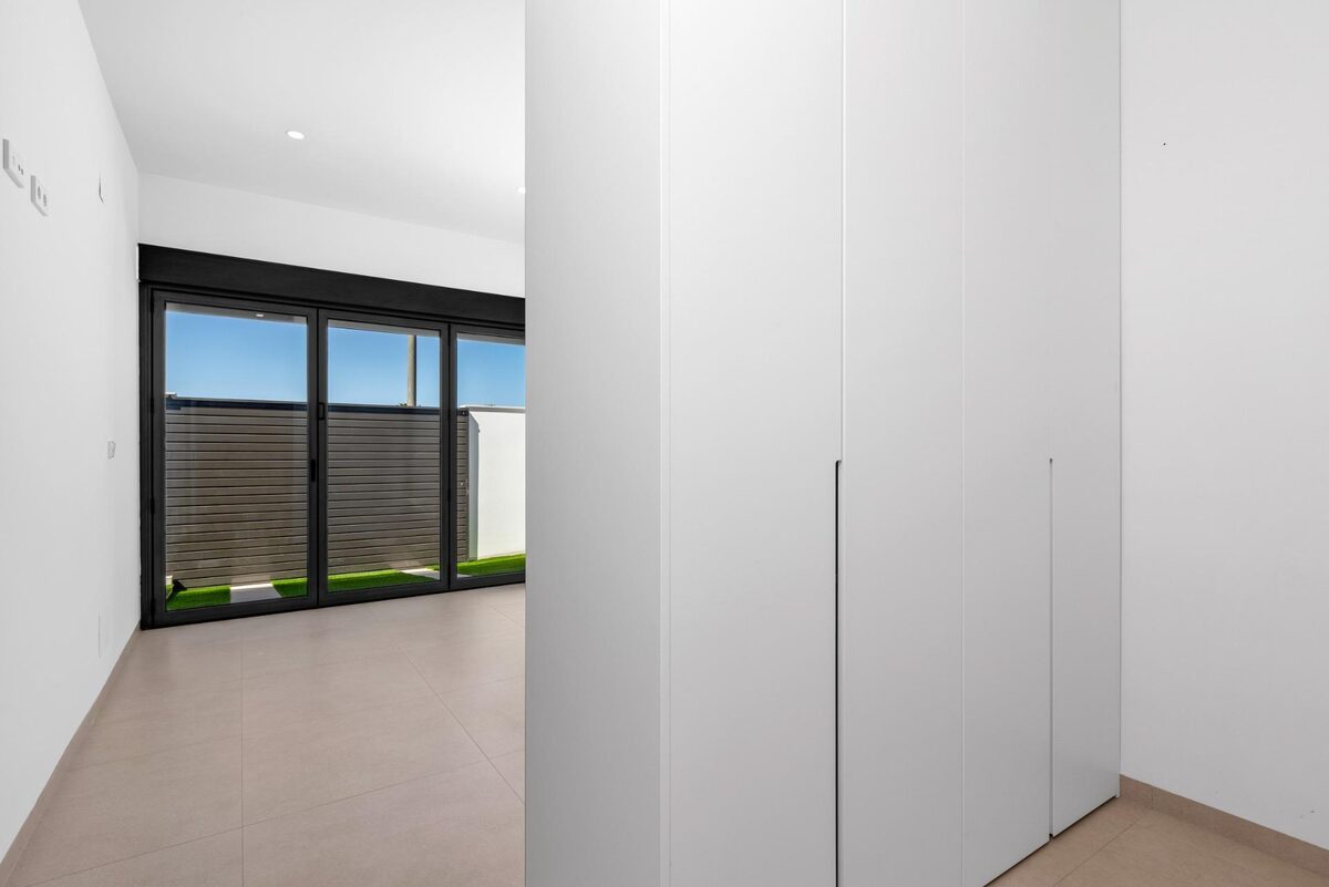 Villa with 3 bedrooms, 130m² in Los Alcazares, Spain [ID: 0137-N9451]