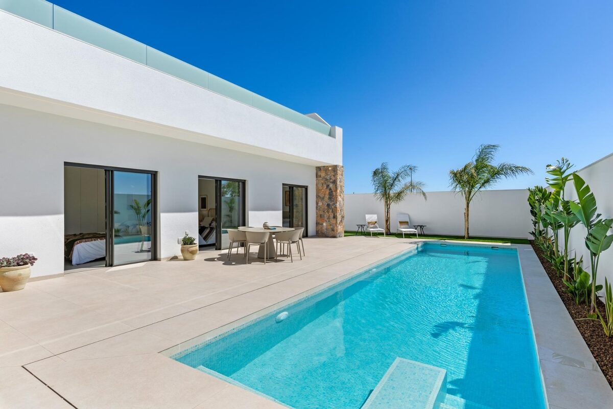 Villa with 3 bedrooms, 130m² in Los Alcazares, Spain [ID: 0137-N9451]