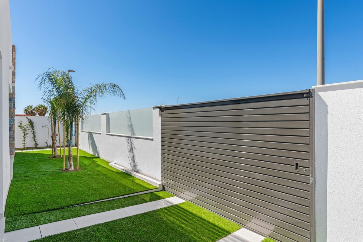 Villa with 3 bedrooms, 130m² in Los Alcazares, Spain [ID: 0137-N9451]