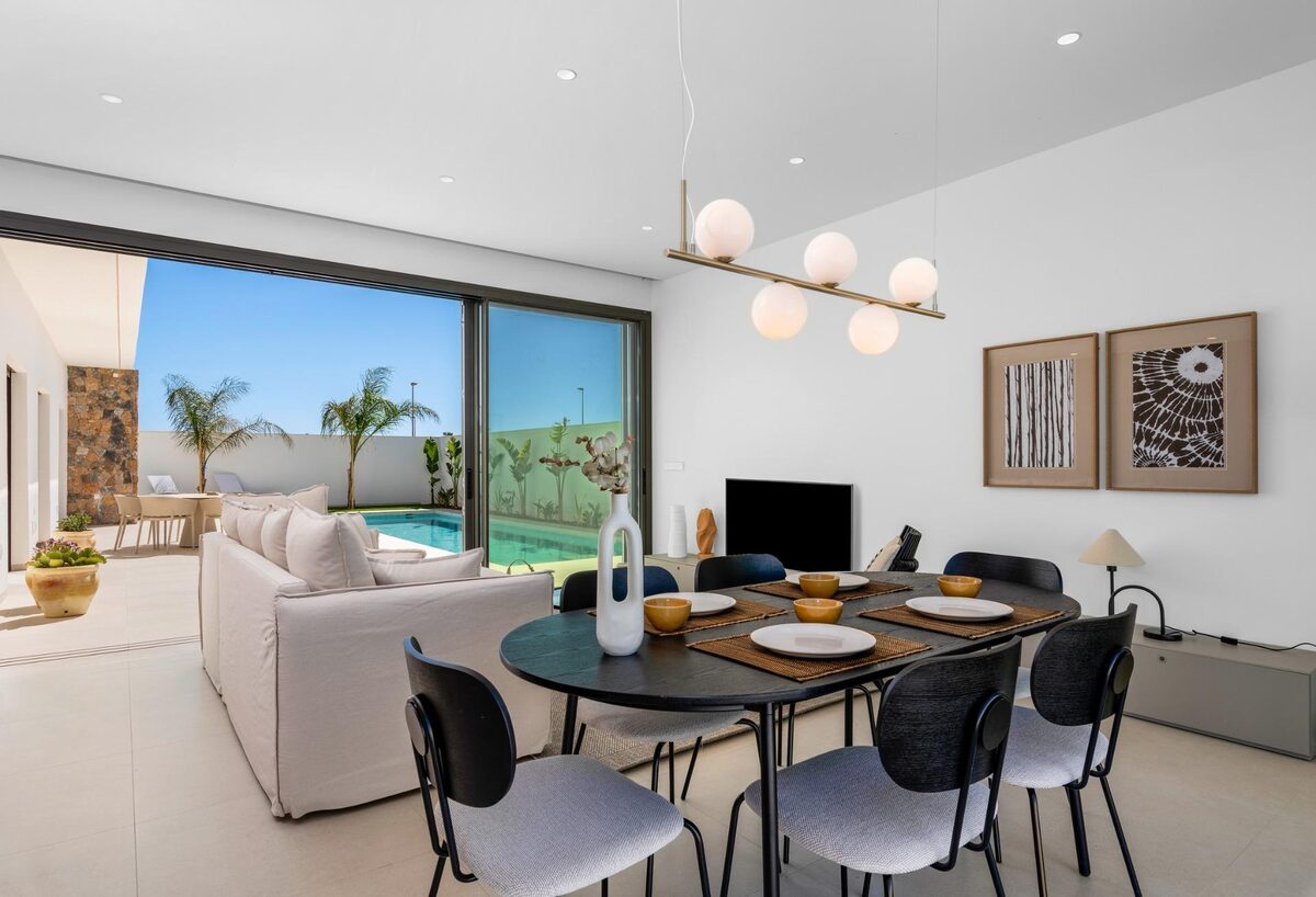 Villa with 3 bedrooms, 130m² in Los Alcazares, Spain [ID: 0137-N9451]