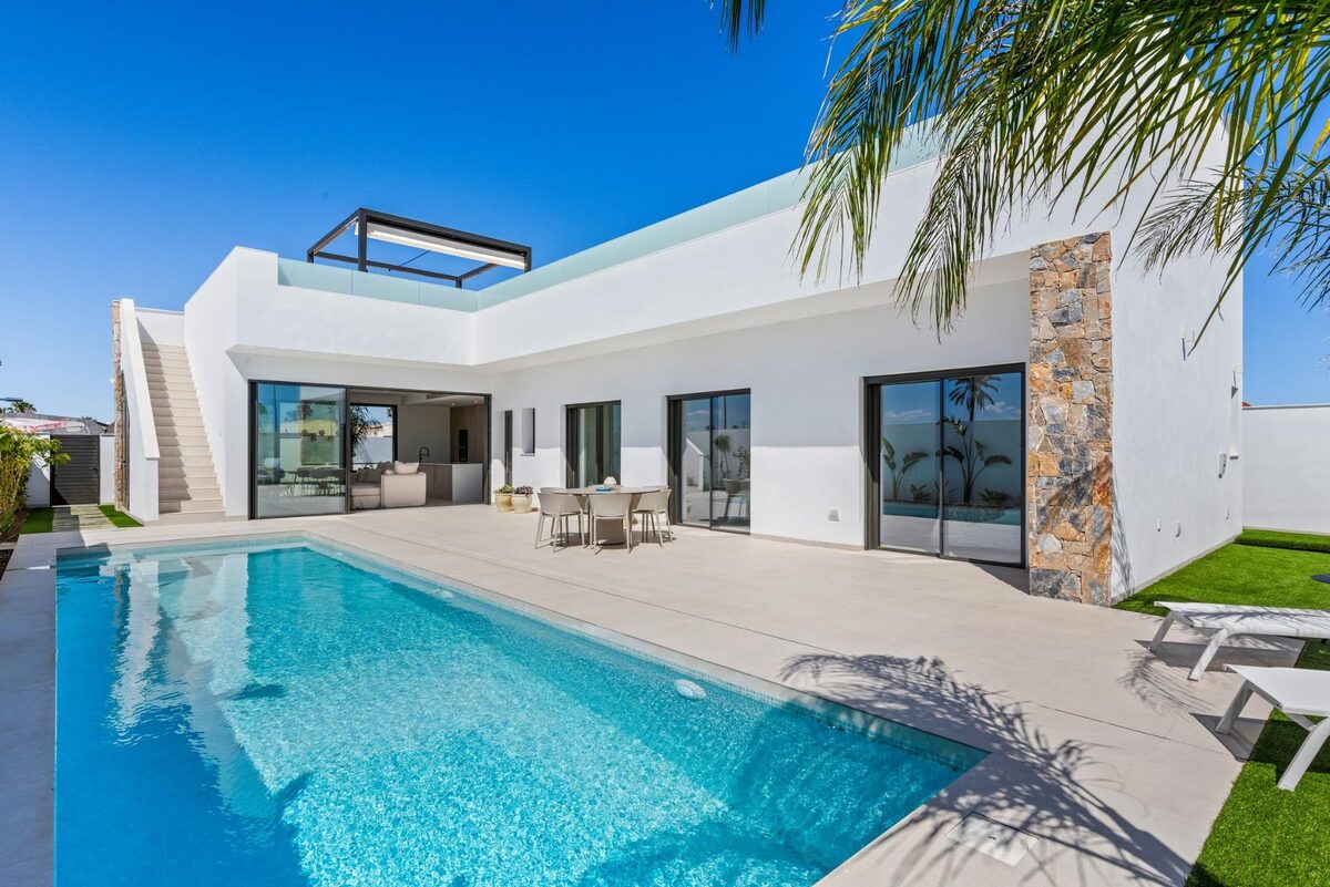 Villa with 3 bedrooms, 130m² in Los Alcazares, Spain [ID: 0137-N9451]