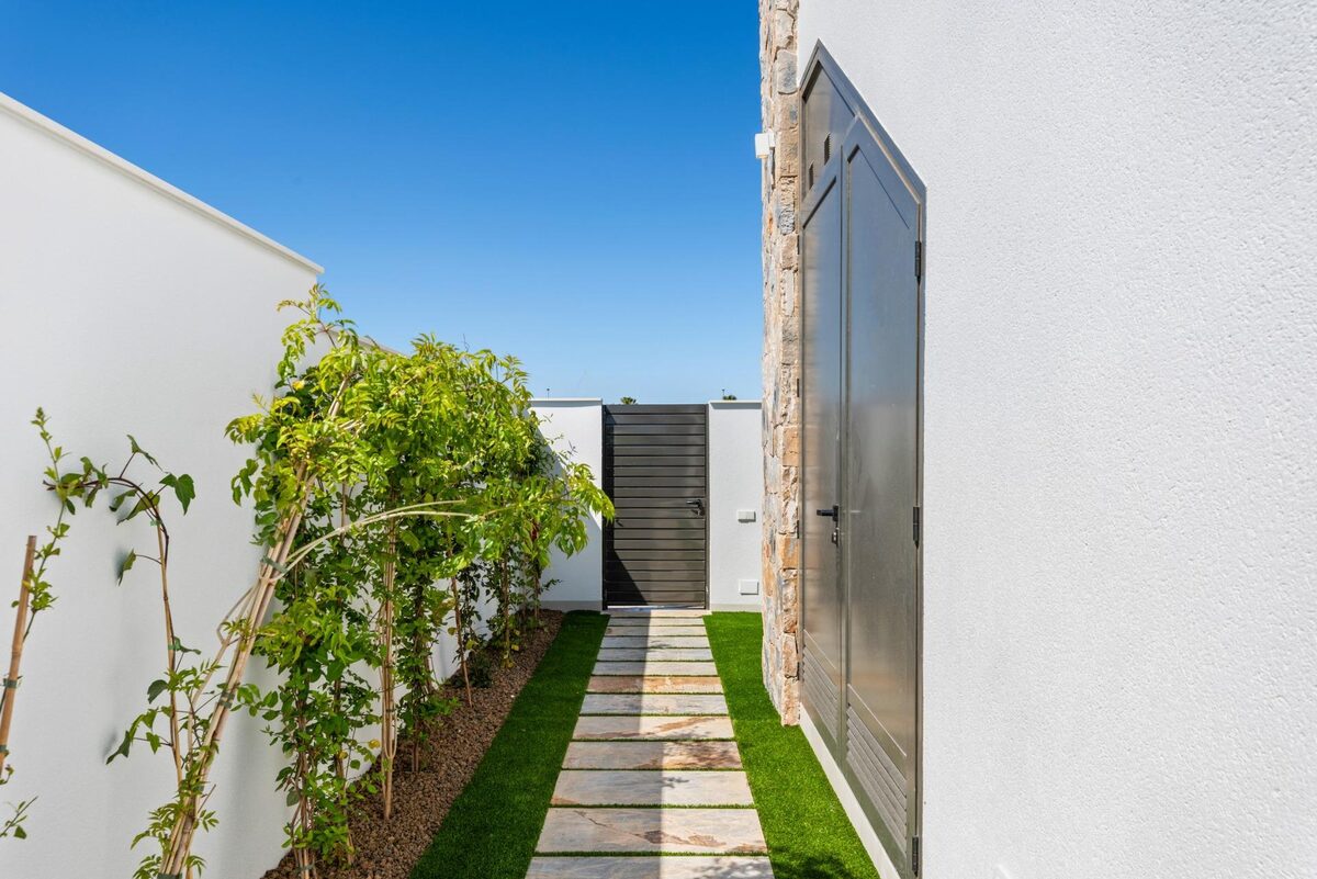 Villa with 3 bedrooms, 130m² in Los Alcazares, Spain [ID: 0137-N9451]
