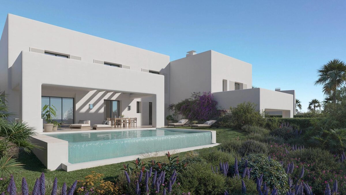 Villa with 4 bedrooms, 268m² in Sotogrande, Spain [ID: 0137-SP1401]