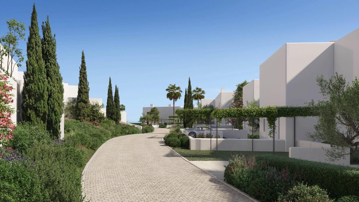 Villa with 4 bedrooms, 268m² in Sotogrande, Spain [ID: 0137-SP1402]