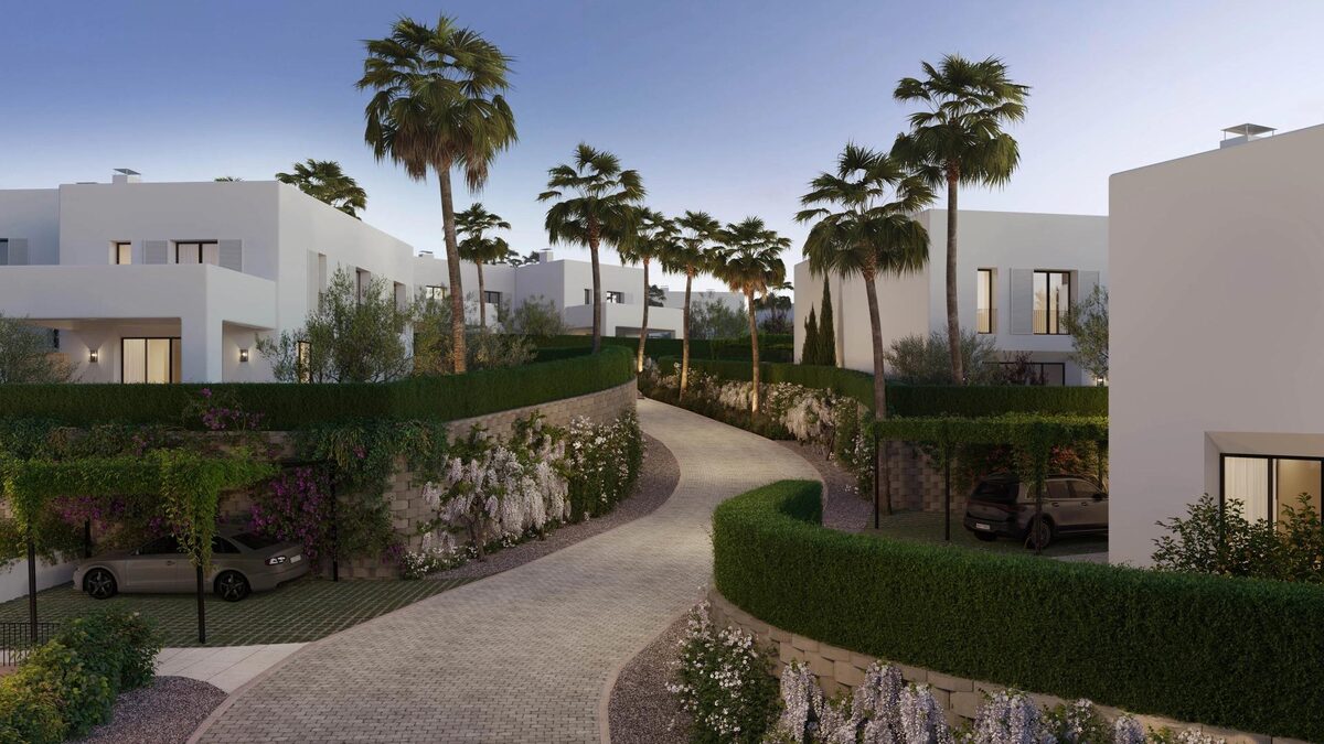 Villa with 4 bedrooms, 268m² in Sotogrande, Spain [ID: 0137-SP1402]