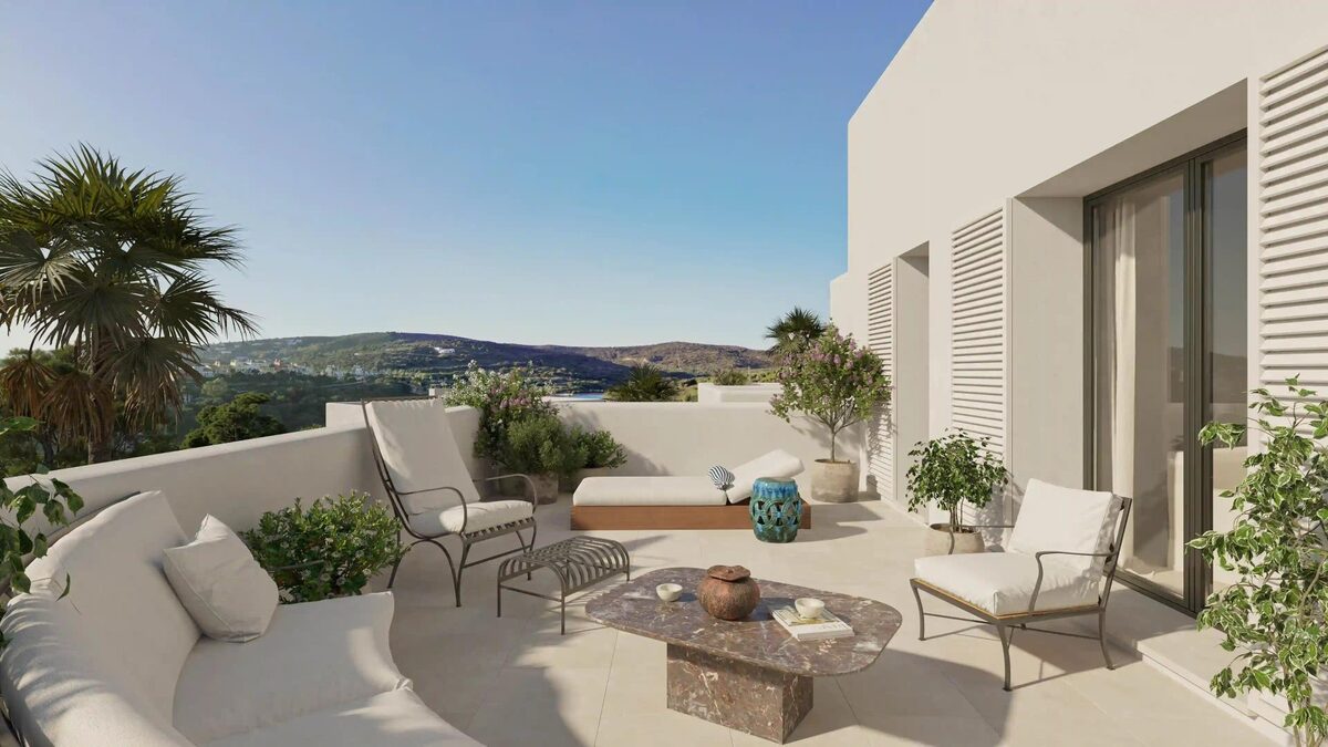 Villa with 4 bedrooms, 268m² in Sotogrande, Spain [ID: 0137-SP1402]