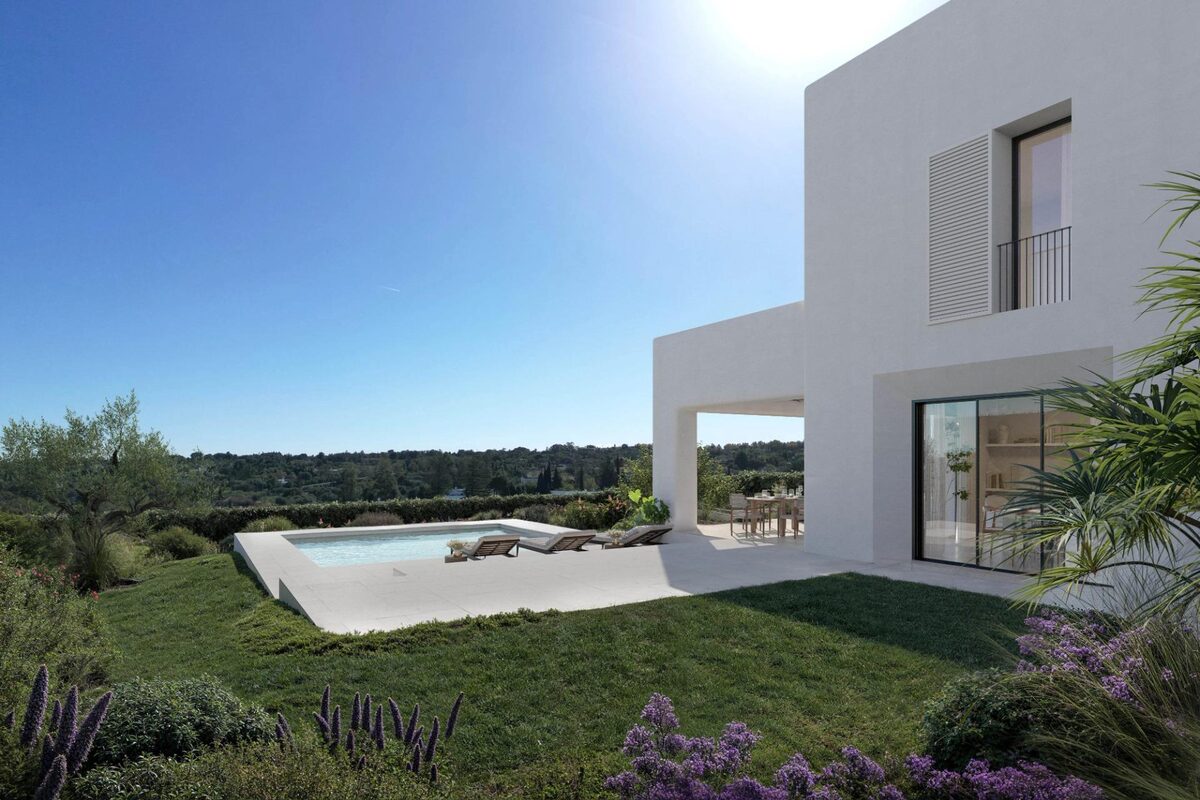 Villa with 4 bedrooms, 268m² in Sotogrande, Spain [ID: 0137-SP1402]