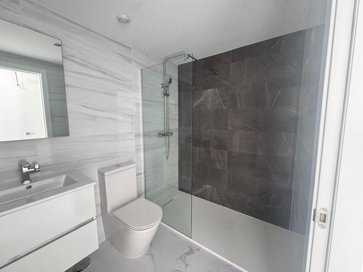 Apartment with 3 bedrooms, 162m² in Punta Prima, Spain [ID: 0150-LS-1401]