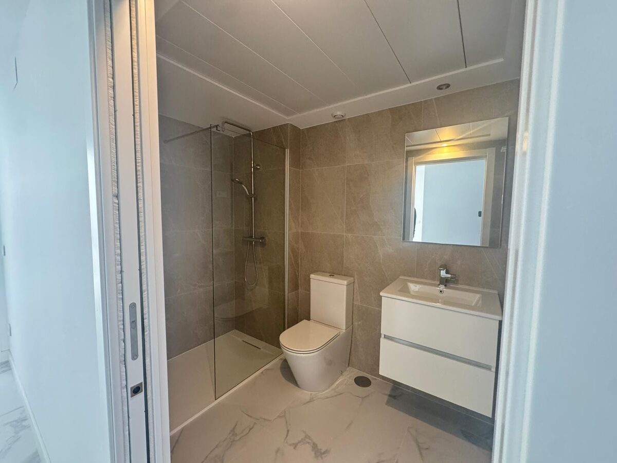 Apartment with 3 bedrooms, 162m² in Punta Prima, Spain [ID: 0150-LS-1401]
