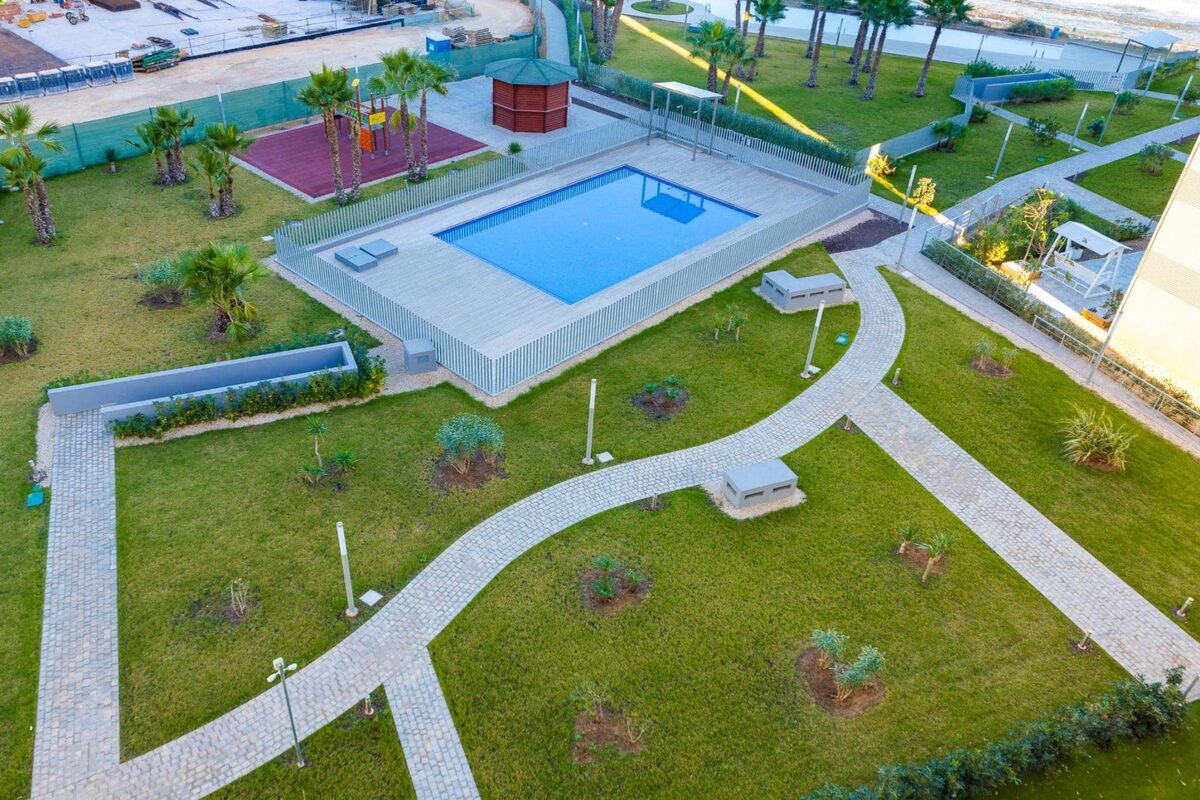 Apartment with 3 bedrooms, 162m² in Punta Prima, Spain [ID: 0150-LS-1401]