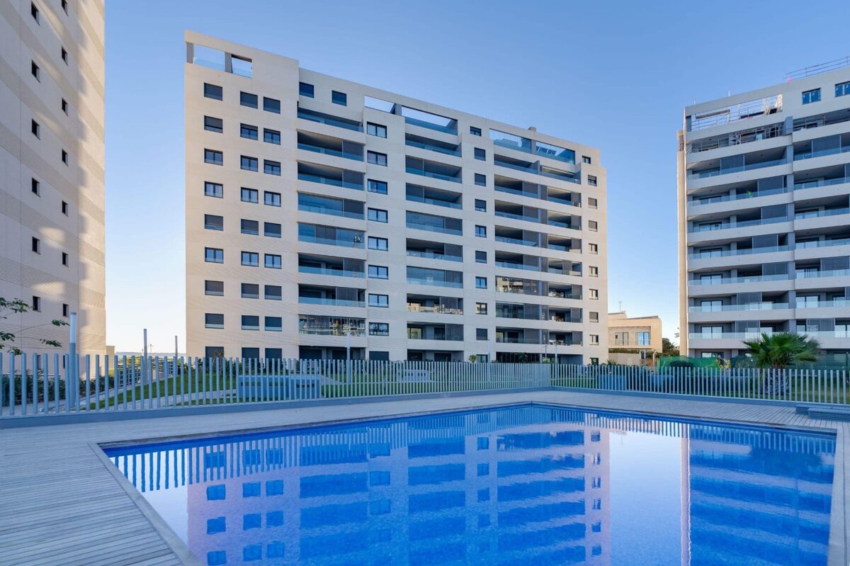 Apartment with 3 bedrooms, 162m² in Punta Prima, Spain [ID: 0150-LS-1401]