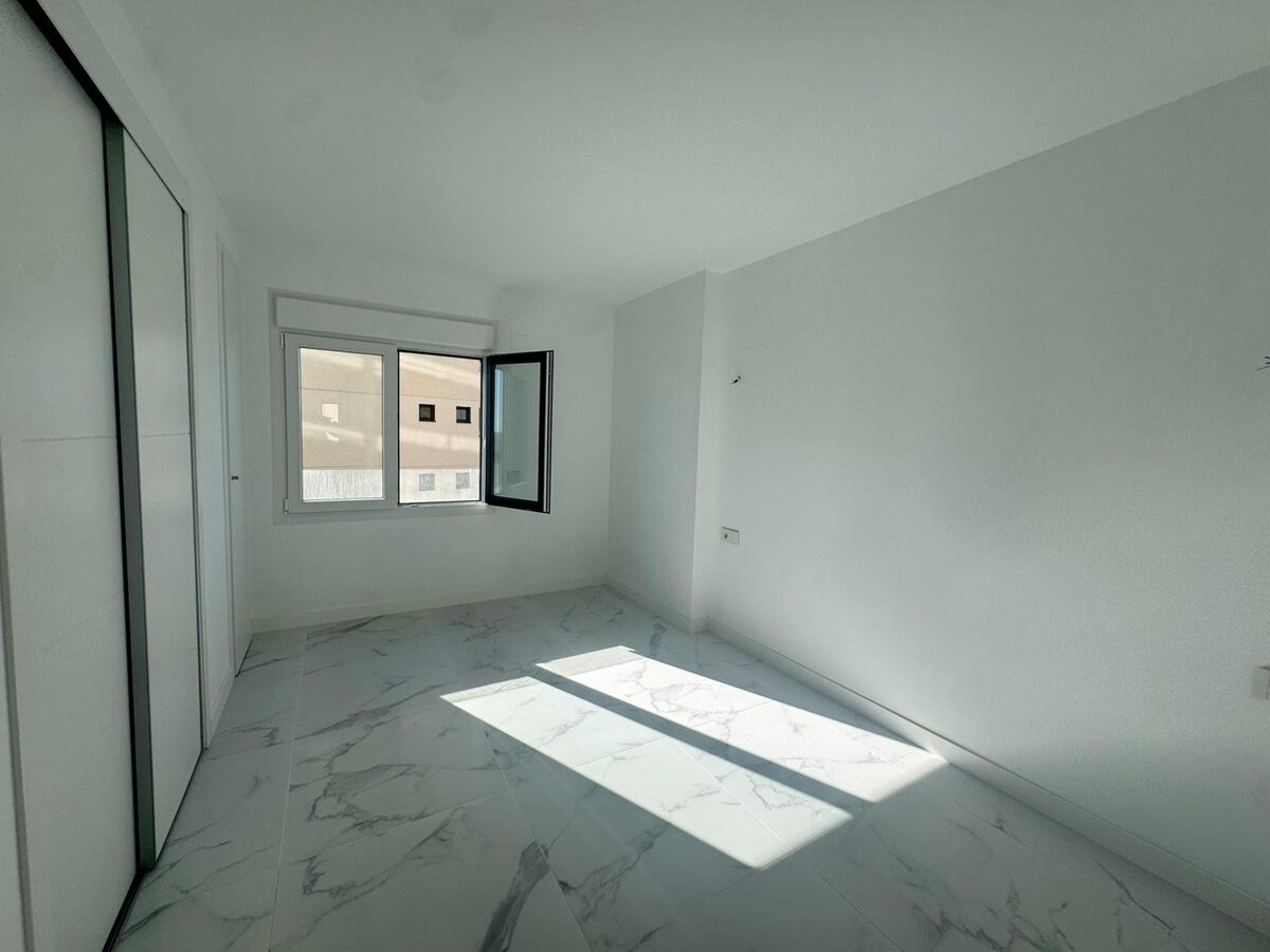 Apartment with 3 bedrooms, 162m² in Punta Prima, Spain [ID: 0150-LS-1401]