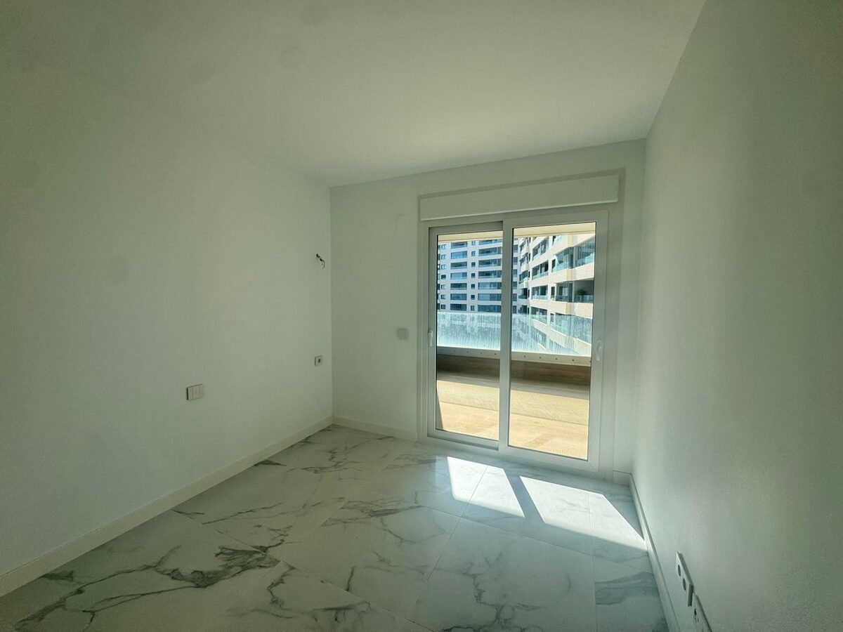 Apartment with 3 bedrooms, 162m² in Punta Prima, Spain [ID: 0150-LS-1401]