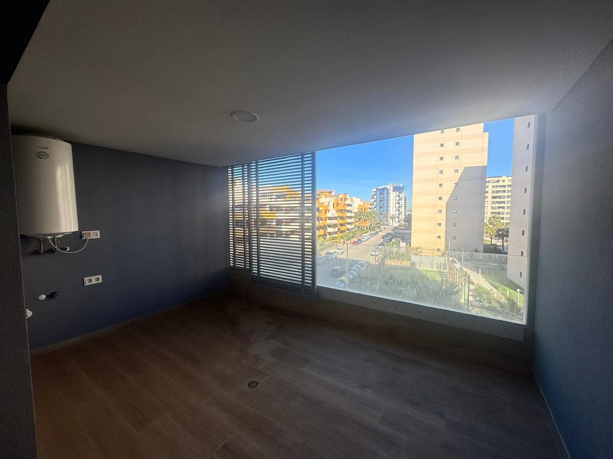 Apartment with 3 bedrooms, 162m² in Punta Prima, Spain [ID: 0150-LS-1401]