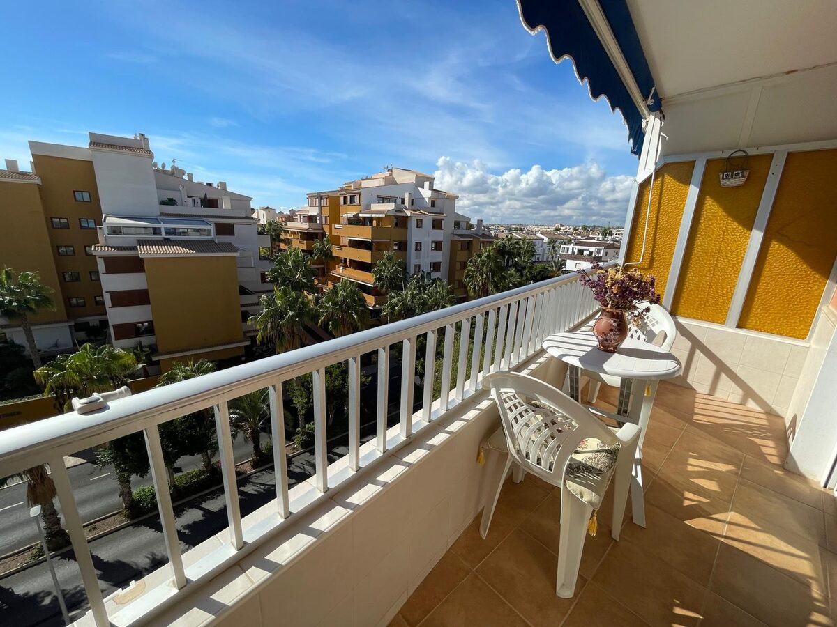 Apartment with 1 bedroom, 54m² in Punta Prima, Spain [ID: 0150-LS-1311]