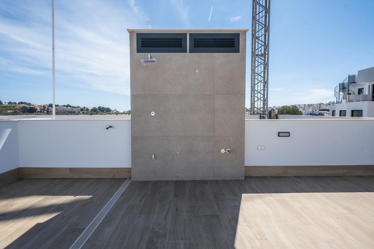 Villa with 6 bedrooms, 436m² in Algorfa, Spain [ID: 0137-N9537]