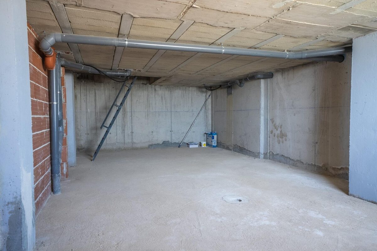 Villa with 6 bedrooms, 436m² in Algorfa, Spain [ID: 0137-N9537]