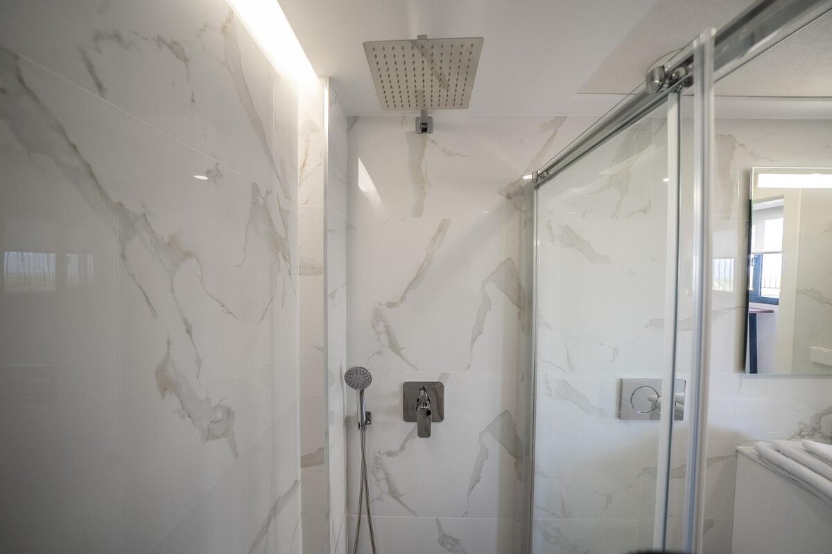 Villa with 6 bedrooms, 436m² in Algorfa, Spain [ID: 0137-N9537]