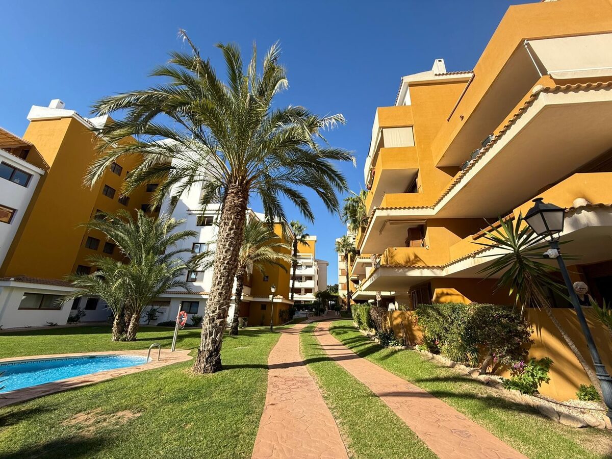 Apartment with 2 bedrooms, 84m² in Punta Prima, Spain [ID: 0150-LS-0602]
