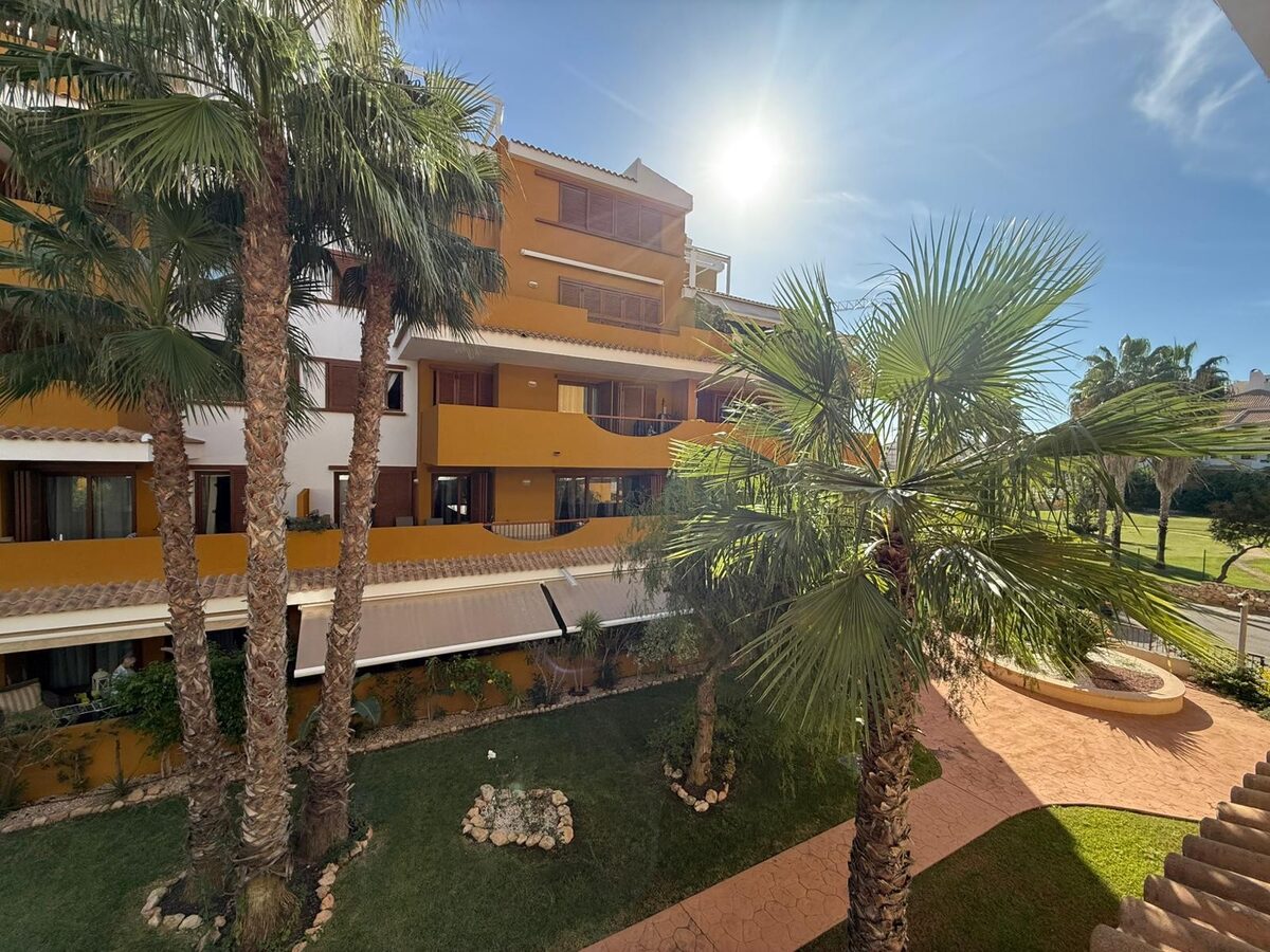 Apartment with 2 bedrooms, 84m² in Punta Prima, Spain [ID: 0150-LS-0602]
