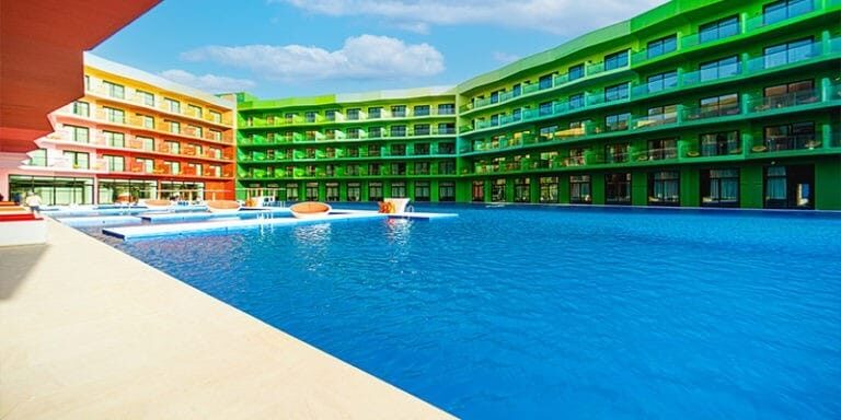 Apartment with 1 bedroom, 175.70m² in Dubai, UAE [ID: 1102-bf02bef1]