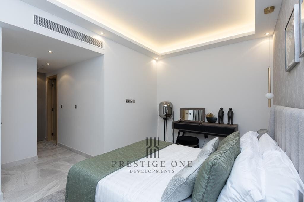 Квартира с 4 спальнями, 7803.74м² в Дубай, ОАЭ [ID: 1102-50d45822]