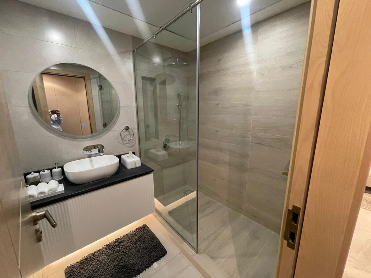 Квартира с 4 спальнями, 7803.74м² в Дубай, ОАЭ [ID: 1102-50d45822]