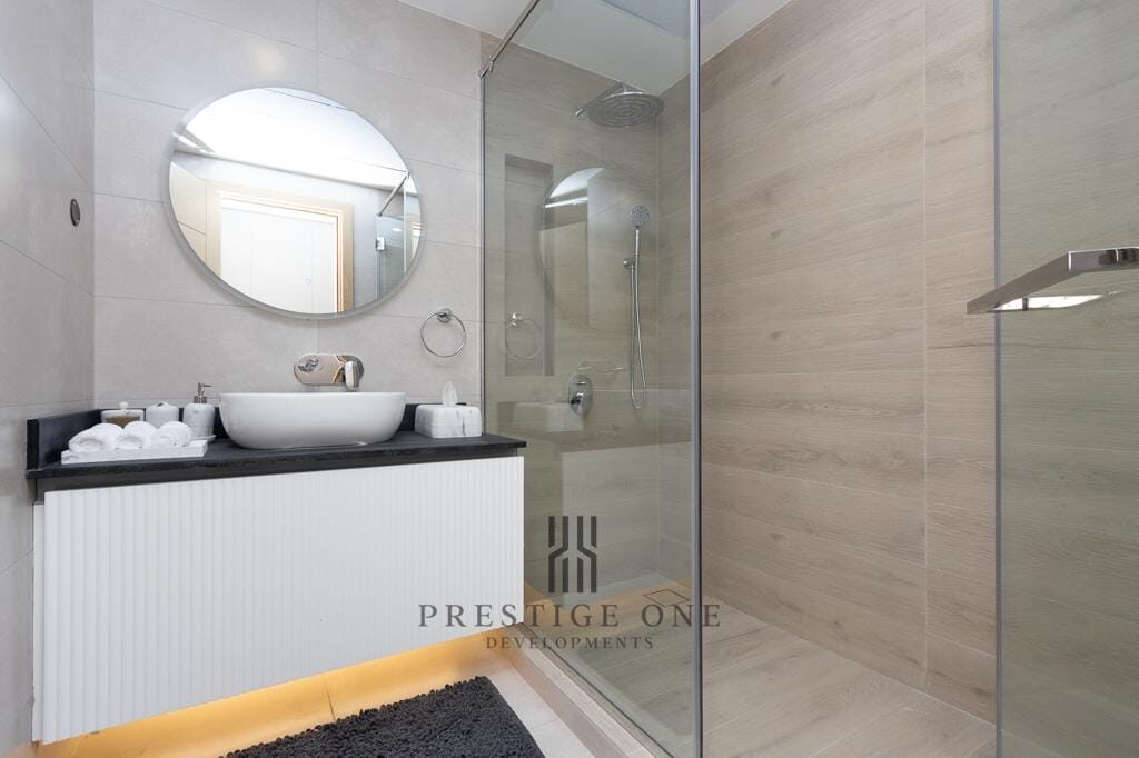 Квартира с 4 спальнями, 7803.74м² в Дубай, ОАЭ [ID: 1102-50d45822]
