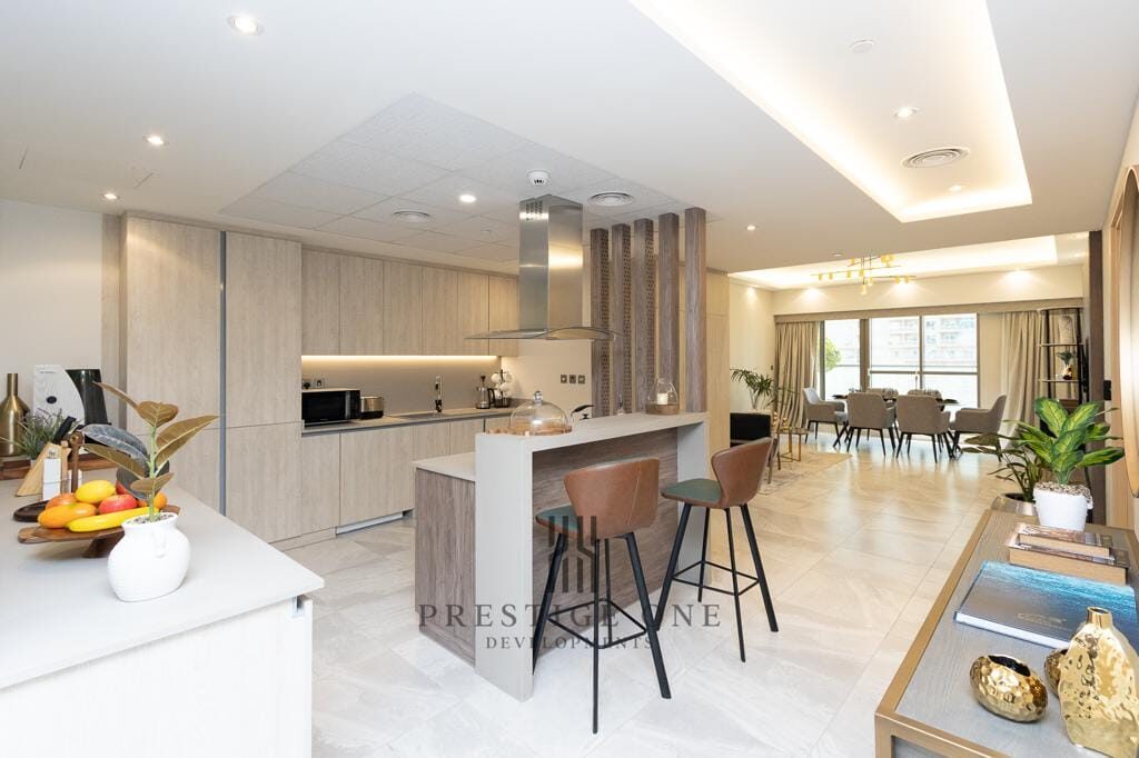 Квартира с 4 спальнями, 7803.74м² в Дубай, ОАЭ [ID: 1102-50d45822]