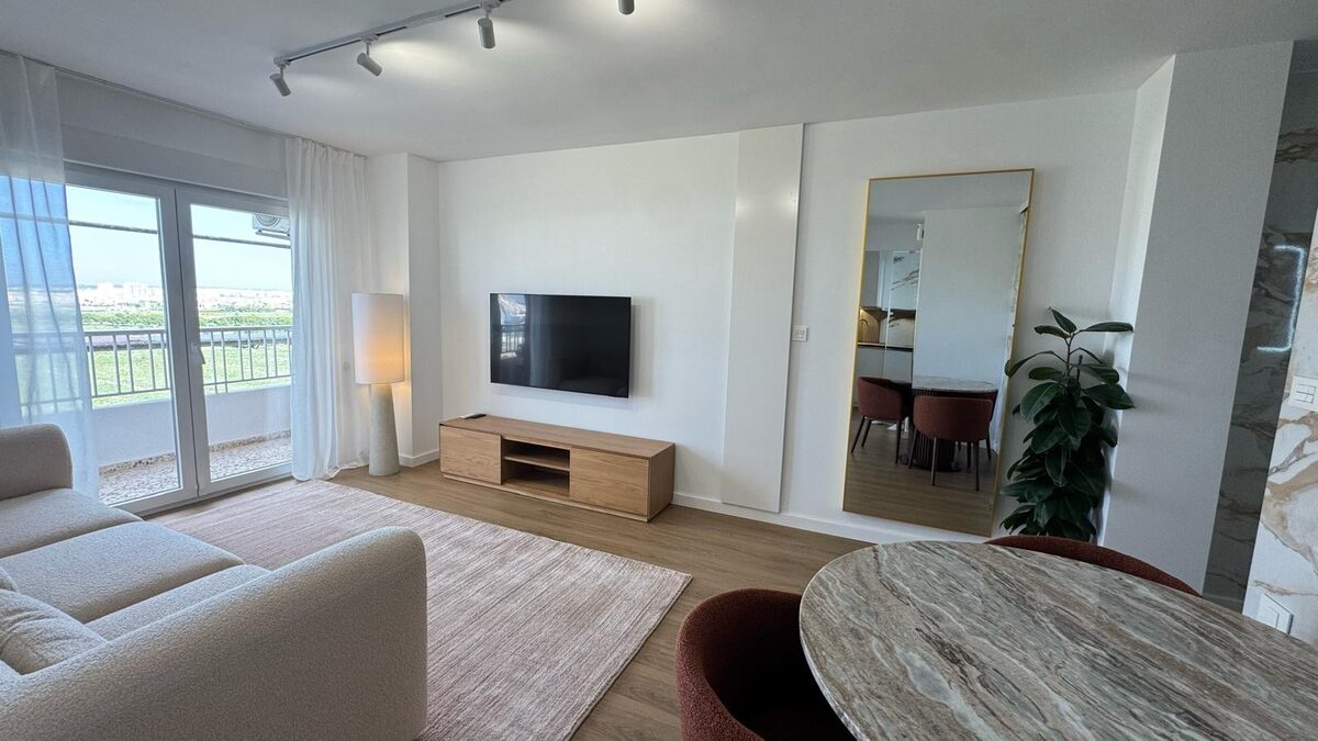 Apartament z 2 sypialniami, 70m² w Punta Prima, Hiszpania [ID: 0150-LS-0702]