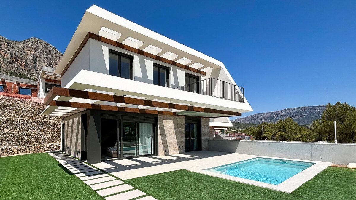 Villa with 4 bedrooms, 183m² in Polop, Spain [ID: 0137-SP1491]
